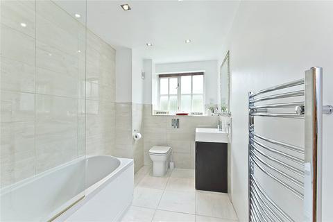 5 bedroom detached house to rent, St. Andrews Gardens, Cobham, Surrey, KT11