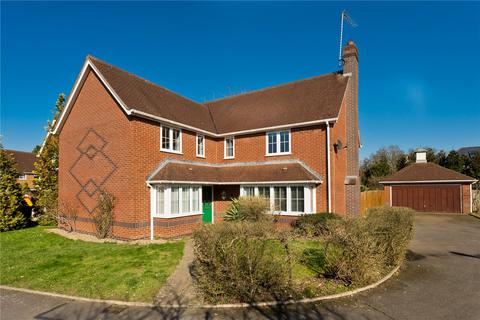 5 bedroom detached house to rent, St. Andrews Gardens, Cobham, Surrey, KT11