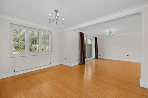 5 bedroom detached house to rent, St. Andrews Gardens, Cobham, Surrey, KT11