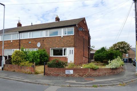 3 bedroom end of terrace house for sale, Park Close, Leeds LS13