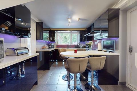 4 bedroom detached house for sale, Heron Close, Holmer Lake, Telford, Shropshire, TF3 1NS