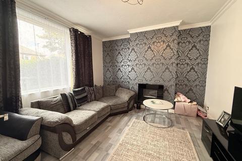 3 bedroom terraced house to rent, McNeil Avenue, Crewe