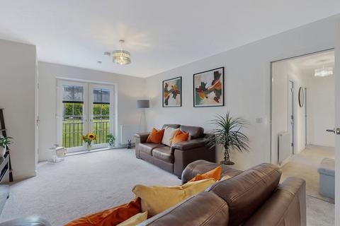 2 bedroom ground floor flat for sale, Thornliebank Road, Glasgow G46
