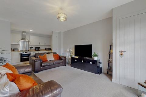 2 bedroom ground floor flat for sale, Thornliebank Road, Glasgow G46