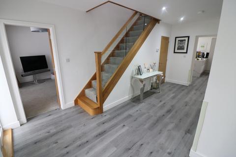 5 bedroom detached house to rent, Lowfield Road, Anlaby, Hull