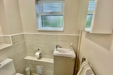 3 bedroom detached house to rent, May Road, Bedford, MK43