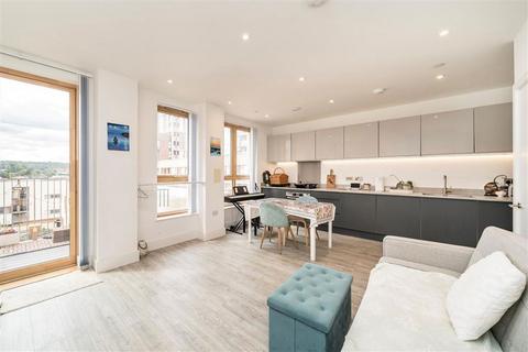 2 bedroom flat to rent, Tavy Bridge, London SE2
