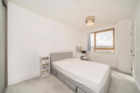 2 bedroom flat to rent, Tavy Bridge, London SE2