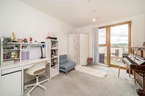 2 bedroom flat to rent, Tavy Bridge, London SE2