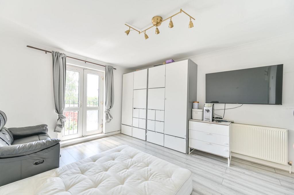 Master bedroom, balcony
