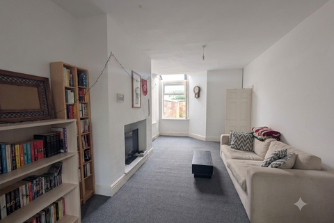 3 bedroom house to rent, Douglas Street, Salford, M7