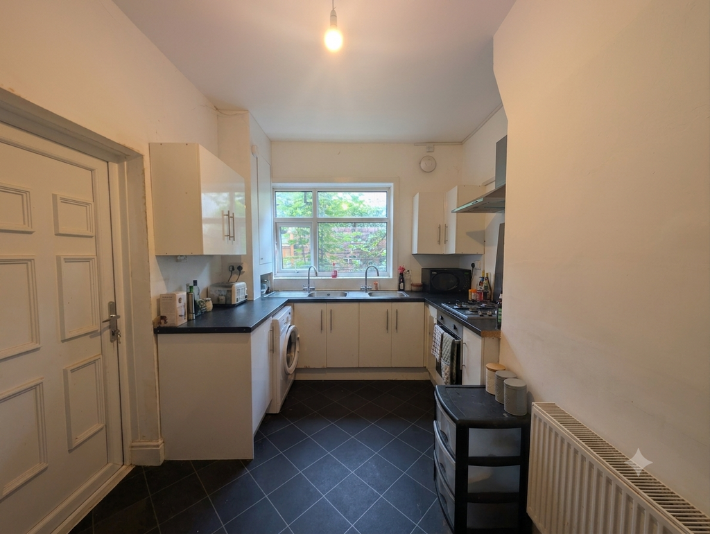 House in Salford, Greater Manchester - View 5