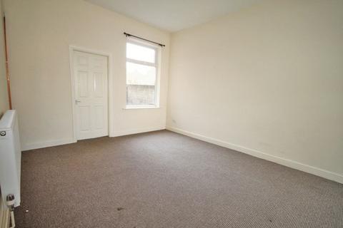 3 bedroom terraced house to rent, Park Street, Grimsby DN32