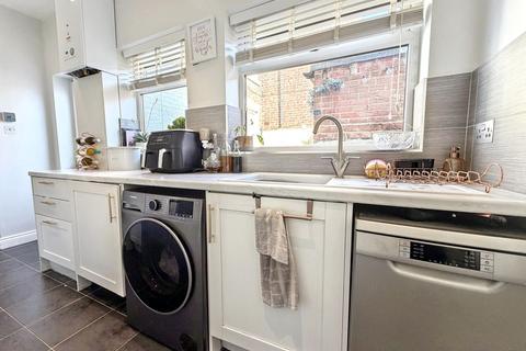 2 bedroom flat for sale, Frobisher Street, Hebburn, NE31