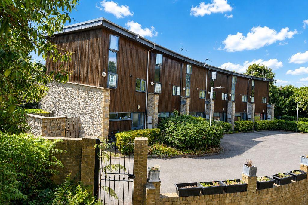 Sandling place court , Maidstone