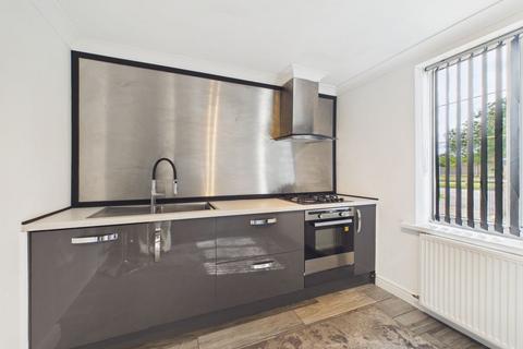 5 bedroom end of terrace house to rent, Windermere Road, Manchester, Middleton, M24