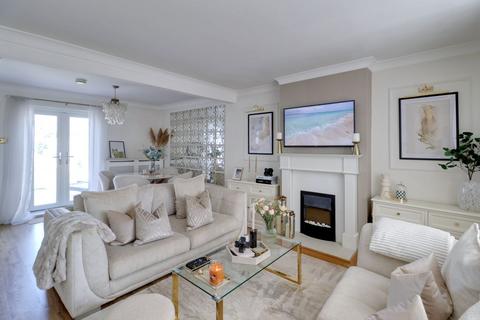 West Road, South Ockendon RM15