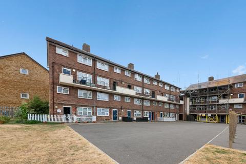 Newmarket Avenue, Northolt