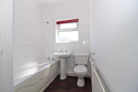 2 bedroom terraced house to rent, Warrington Road, Abram, Wigan