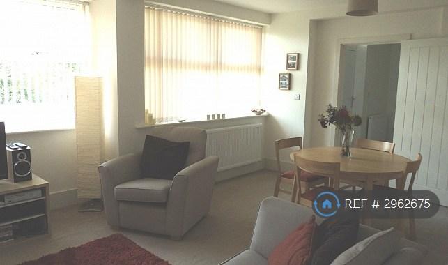 Apartment in Sheffield, Norton Lees - View 2
