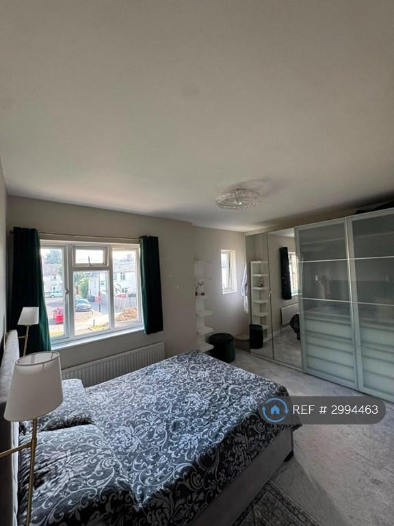 House in London - View 2
