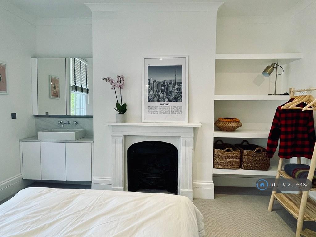 House in London - View 2