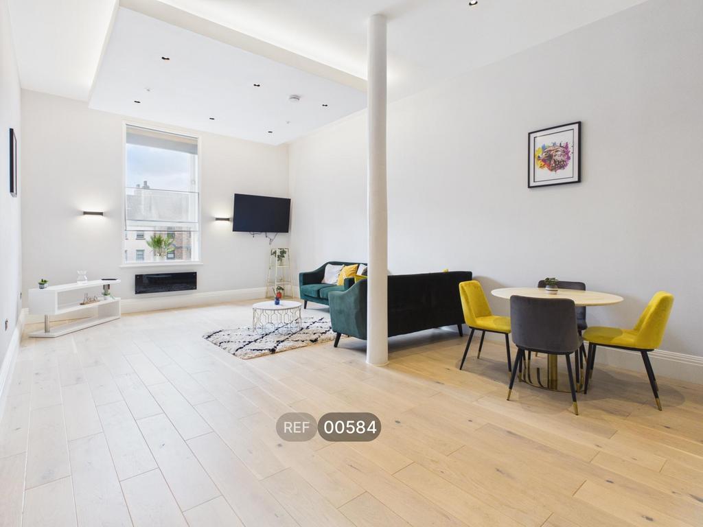 Kitchen/Living area