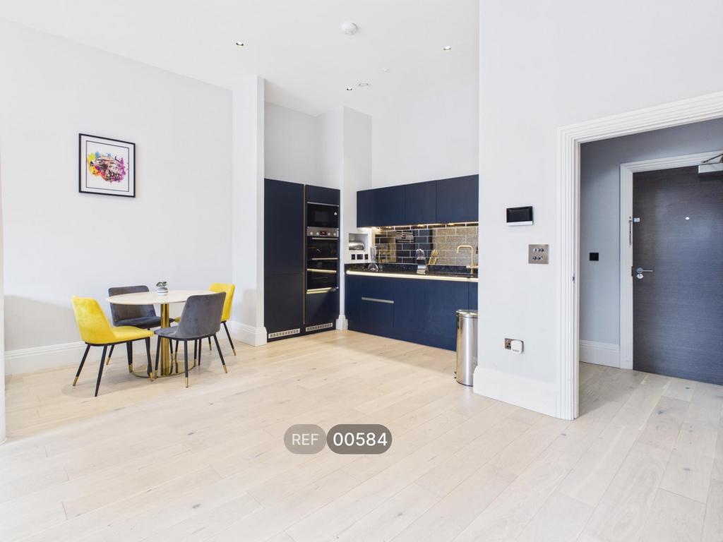 Kitchen/Living area