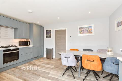 3 bedroom end of terrace house for sale, Beachfield Road, Sandown, Isle of Wight