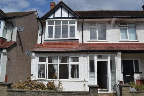 4 bedroom semi-detached house to rent, Warlingham Road, Thornton Heath, CR7 7DF