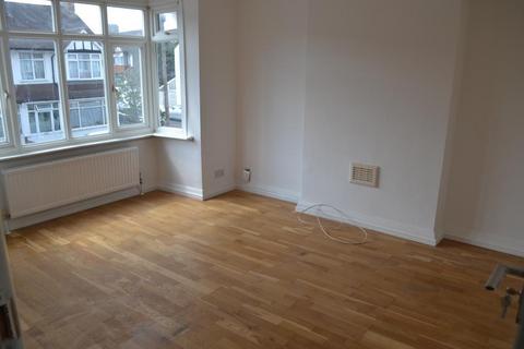 4 bedroom semi-detached house to rent, Warlingham Road, Thornton Heath, CR7 7DF