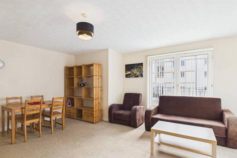 3 bedroom apartment to rent, Sinclair Close, Edinburgh, Midlothian, EH11