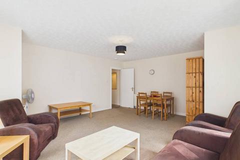 3 bedroom apartment to rent, Sinclair Close, Edinburgh, Midlothian, EH11