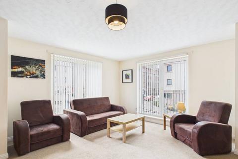 3 bedroom apartment to rent, Sinclair Close, Edinburgh, Midlothian, EH11