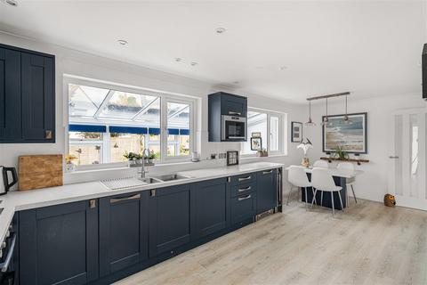 3 bedroom detached house for sale, Green Park Way, Chillington, Kingsbridge