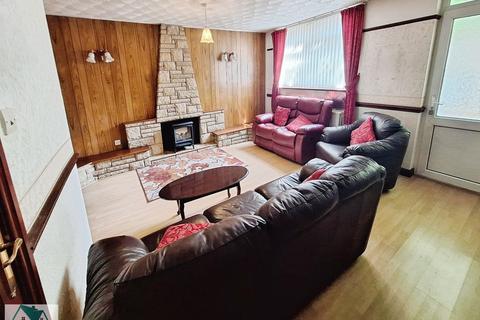 3 bedroom terraced house for sale, Round Hey, Liverpool