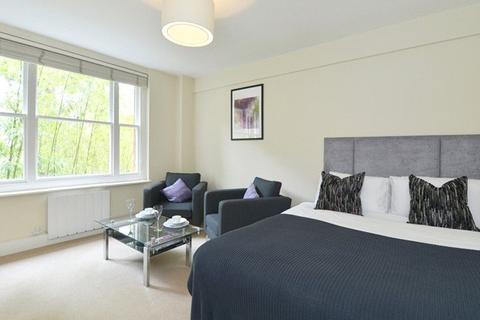 Studio to rent, Hill Street, Mayfair, London, W1J