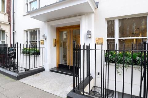Studio to rent, Hill Street, Mayfair, London, W1J