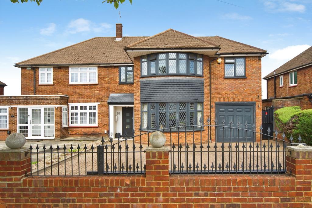 Detached house exterior, garage