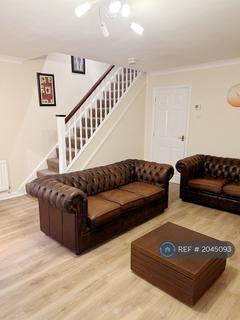 3 bedroom semi-detached house to rent, Uxbridge, Uxbridge, UB8