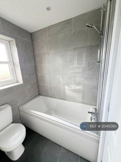 3 bedroom semi-detached house to rent, Uxbridge, Uxbridge, UB8