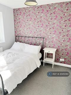 3 bedroom semi-detached house to rent, Uxbridge, Uxbridge, UB8