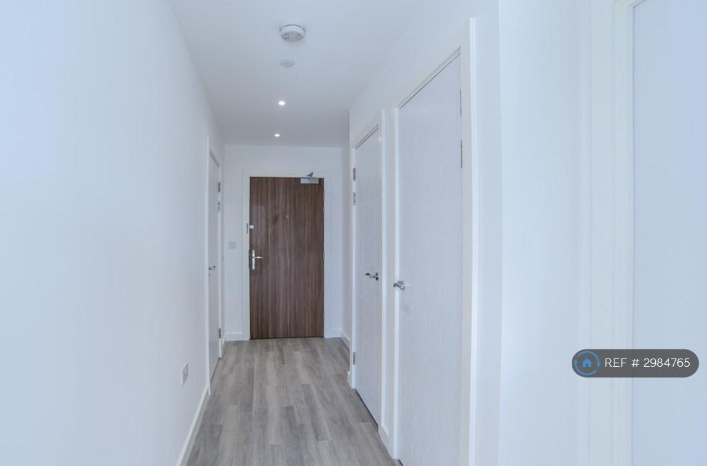 Apartment in Wembley - View 5