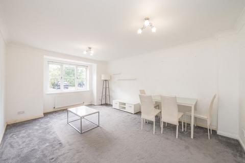 2 bedroom flat to rent, Braddock Close, Isleworth TW7
