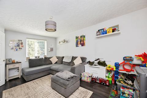3 bedroom semi-detached house for sale, Smithy Drive, Kingsnorth, Ashford