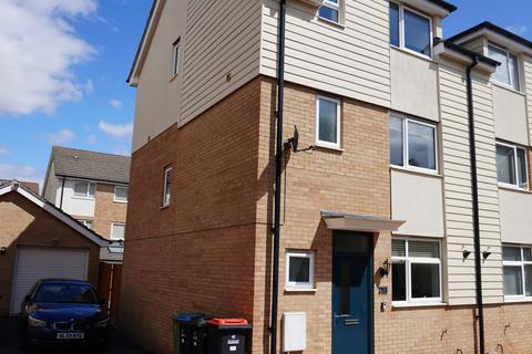 4 bedroom semi-detached house to rent, Sylvania Gardens, Brooklands MK10