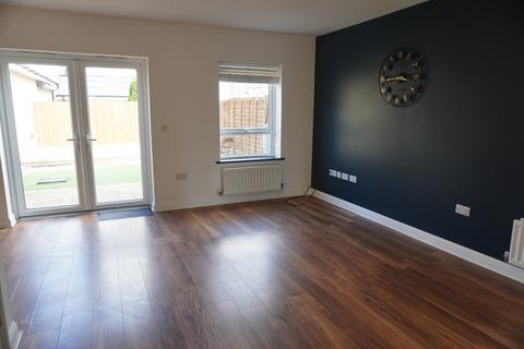4 bedroom semi-detached house to rent, Sylvania Gardens, Brooklands MK10