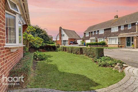 4 bedroom detached bungalow for sale, Howard Close, Sheerness