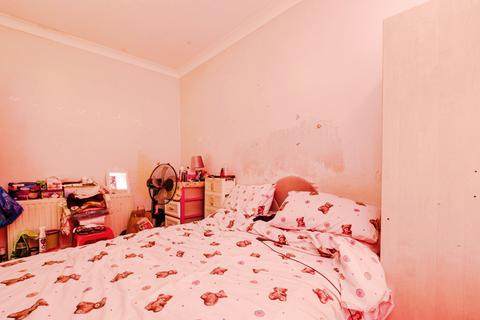 2 bedroom terraced house for sale, Augurs Lane, Plaistow, London, E13