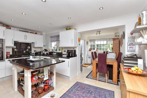 4 bedroom semi-detached house for sale, Meadow Close, Chatham ME5